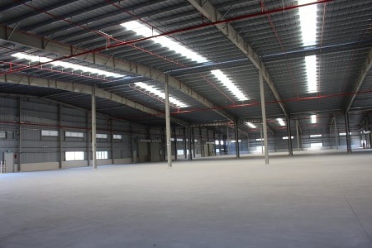 Cho thuê kho, nhà xưởng 10000m2 giá rẻ, KCN khu vực Bến Lức Long An